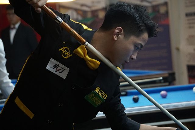 特地穿上招 特地穿上招