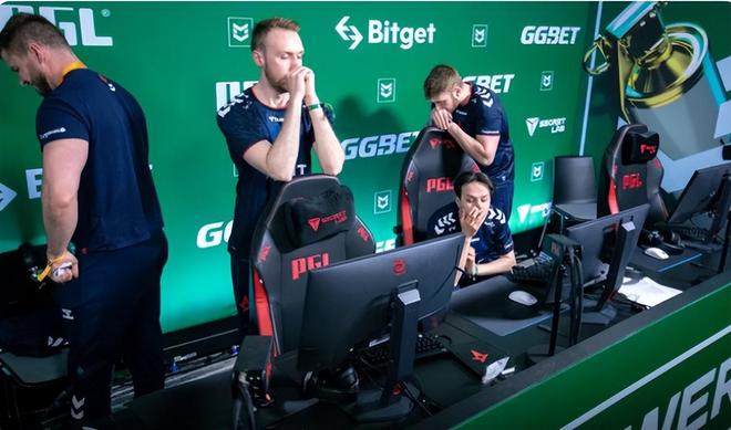 现耳饰边缘 现耳饰边缘